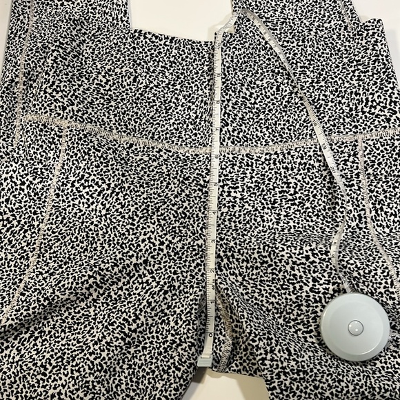 Athleta - Salitation, Textured Leggings, small - Picture 6 of 7